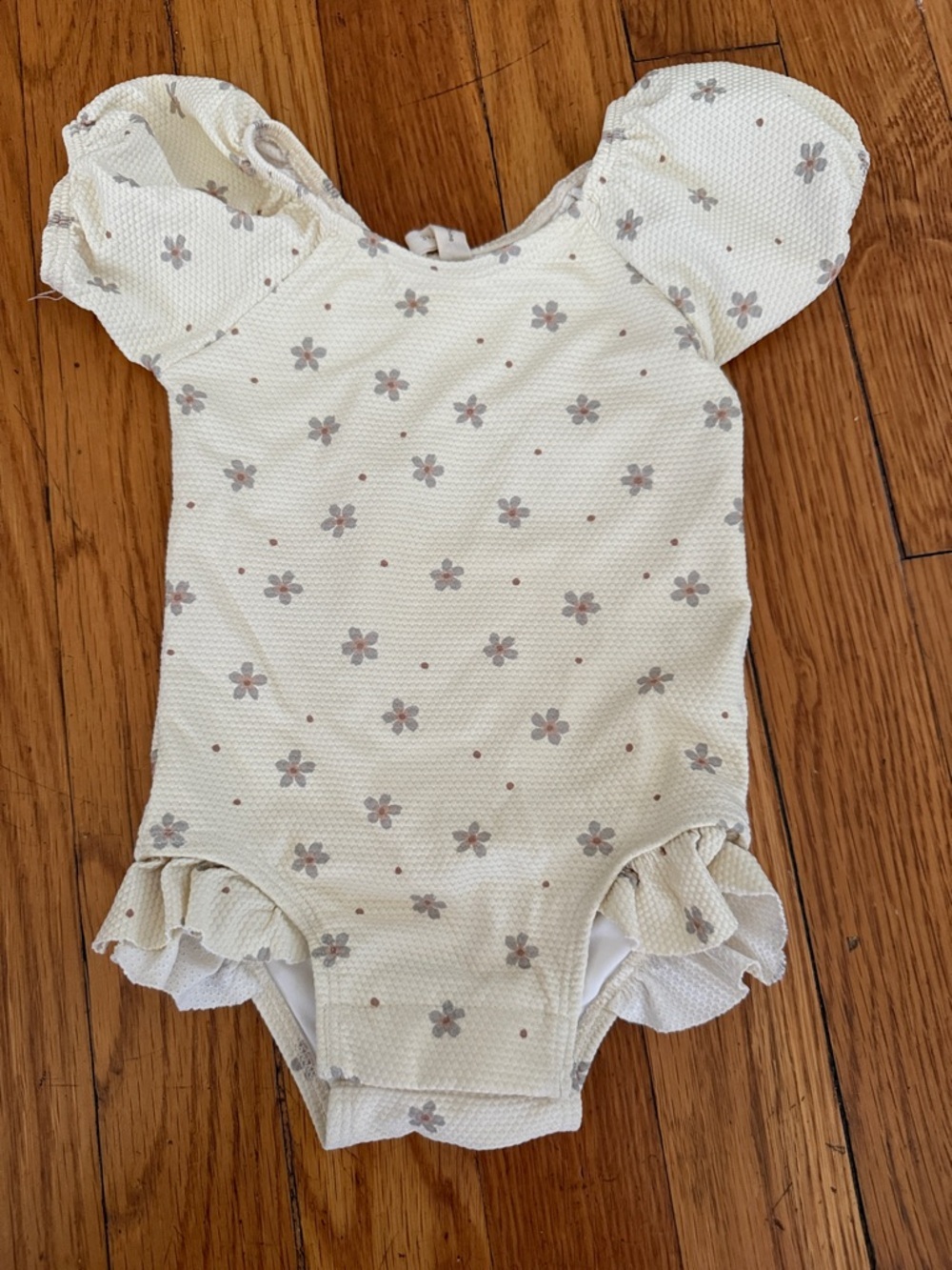 Quincy Mae baby girl cream floral puff sleeve one piece swimsuit Ruffle leg 3-6